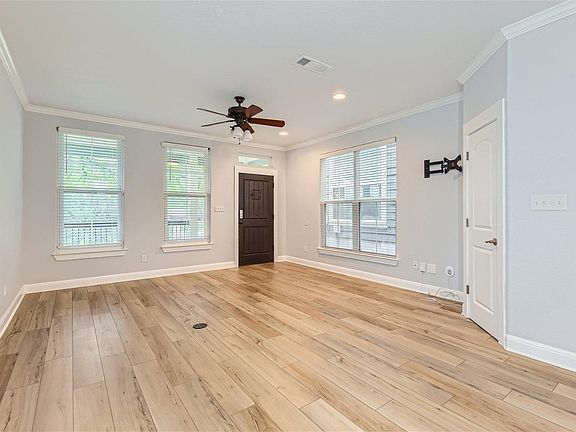 5th image of 4111-1 E 12th St