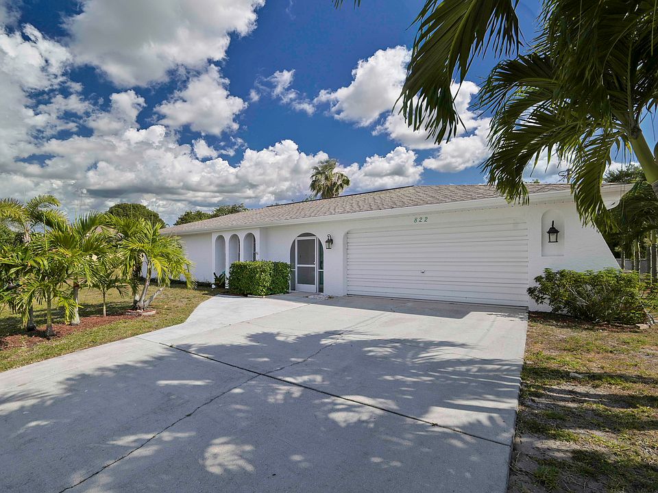 1st image of 822 SW 54th Ln