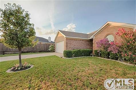 2nd image of 564 Cambridge Dr