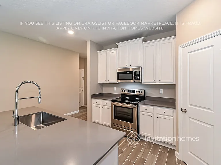 2433 Laylas Way — Photo 7