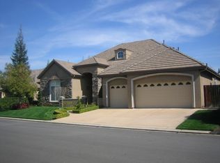 10566 N Shinnecock Dr, Fresno, CA