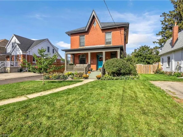 17 Alexander Ave, Brant, ON N3L 2V6