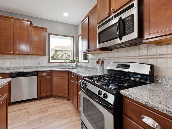 4th image of 17417 54th St NE