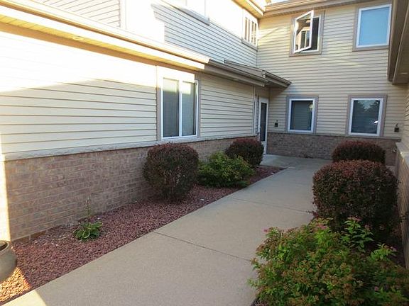 2nd image of 842 Evergreen Dr Unit 3