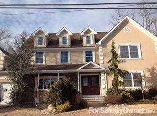 22 Marlin Ave W, Edison, NJ 08820