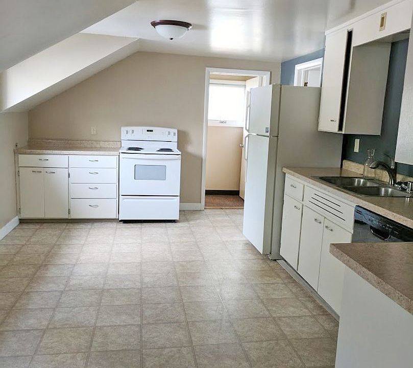 gi1607 1607 10th St S La Crosse WI Zillow