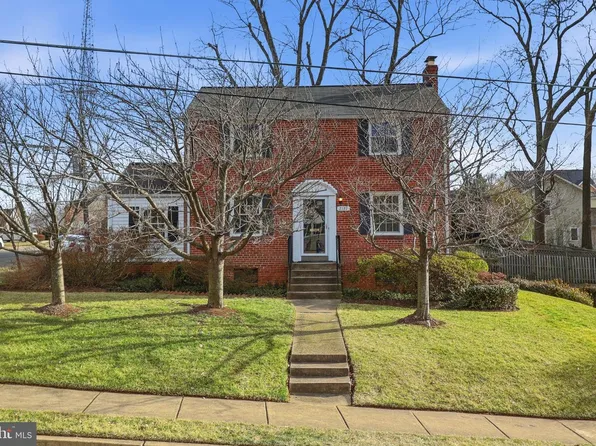 2127 Patrick Henry Dr, Arlington, VA 22205