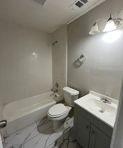 2830 Village Green Dr — Photo 14