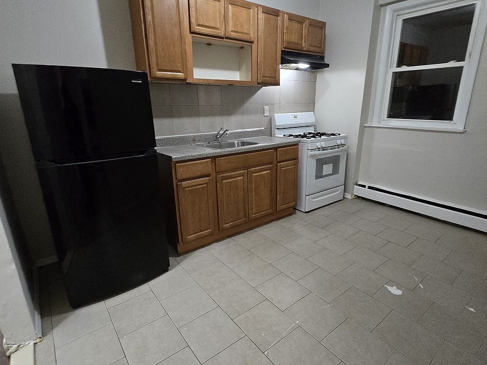 1st image of 326 Park Ave #B2b
