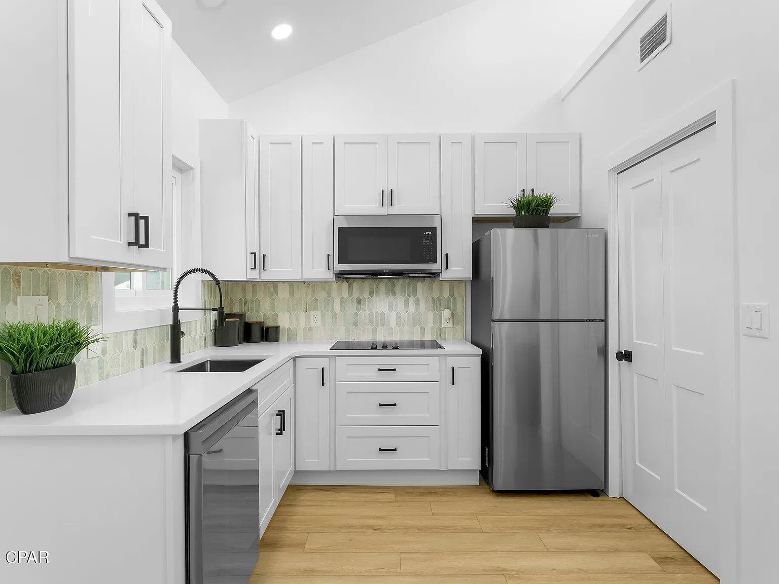 1 bed, 440 sqft, $1,900 — Photo 4