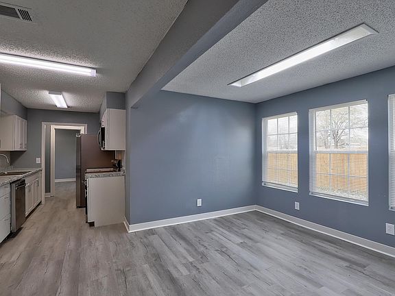 3rd image of 2519 Jefferson Ave