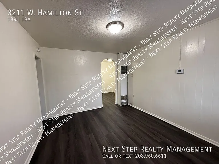 3211 W Hamilton St — Photo 2