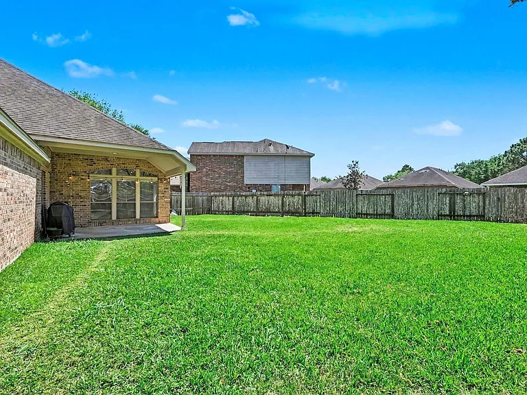 7418 Lakesage Ln — Photo 10
