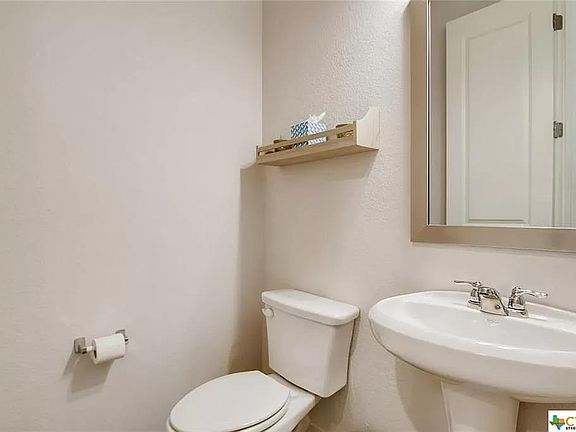 2nd image of 6725 Verona Pl