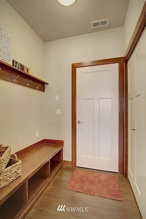 5 bed, 2315 sqft, $4,000 — Photo 4