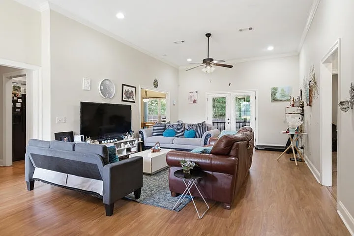 4 bed, 2967 sqft, $2,250 — Photo 4