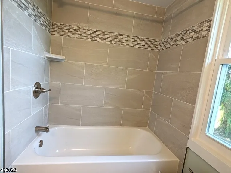 439 Victory Ave — Photo 9