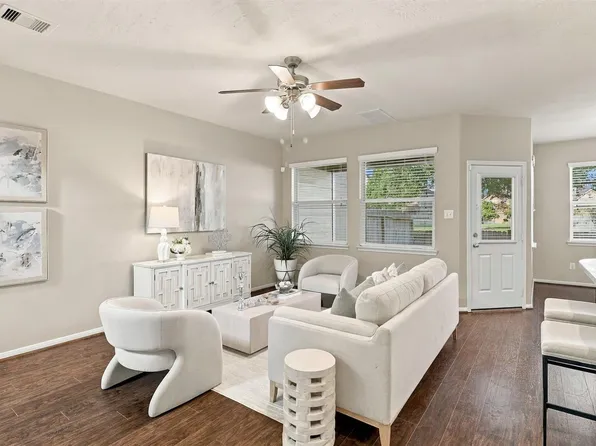8323 Lamond Ln, Houston, TX 77095