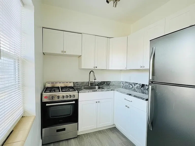 600 SW 16th Ave #1602 — Photo 2