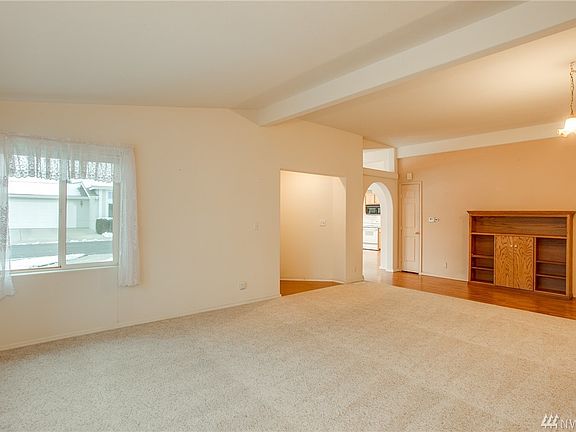 4th image of 570 Sunday Dr