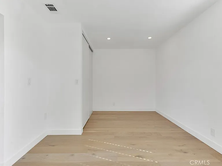 7841 W 83rd St — Photo 30
