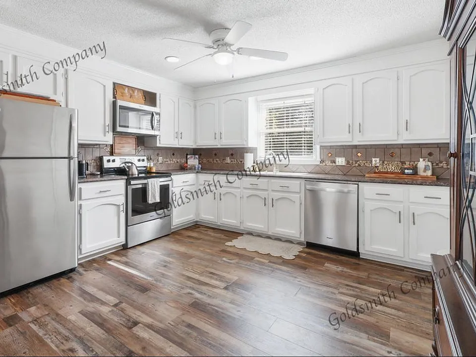 106 Saddletree Pl