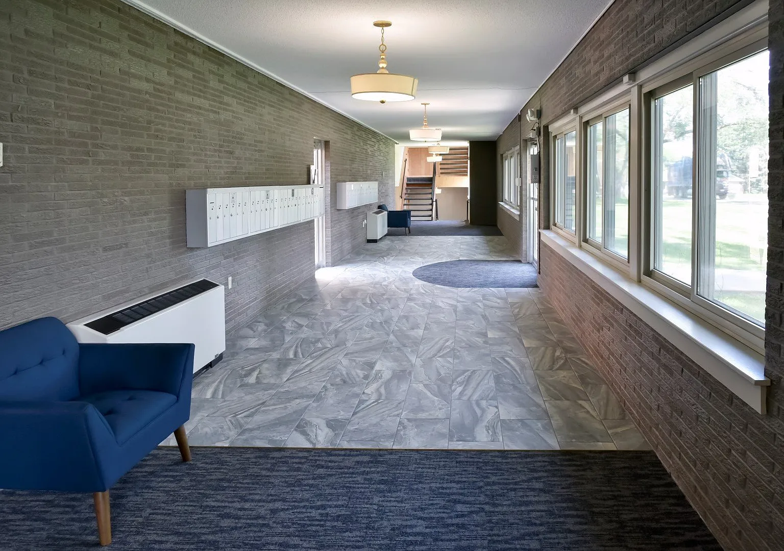 Plaza Apartments — Photo 2