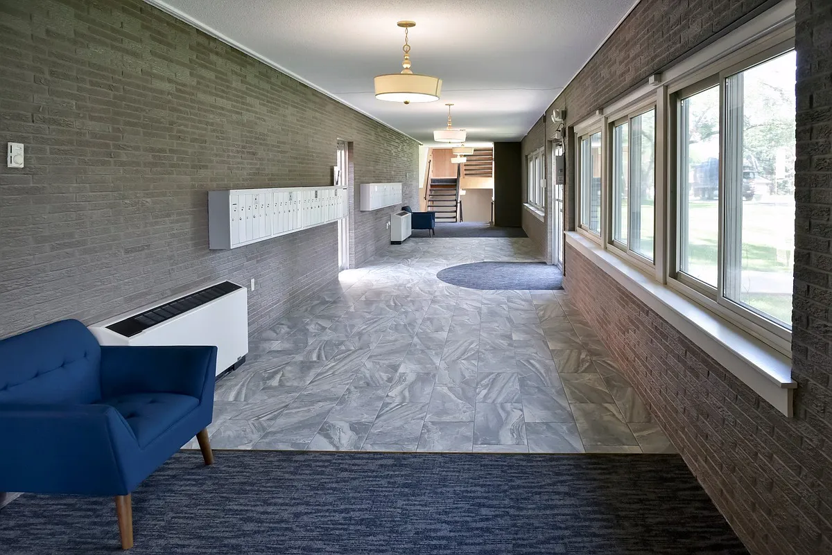 Building Photo - 3820 Macalaster Dr NE