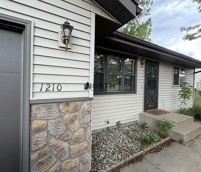 1210 Bridgeport Ln NW — Photo 77