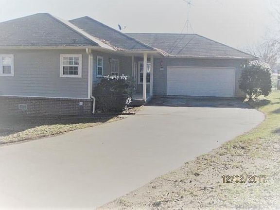 3rd image of 805 Deerwood Cir