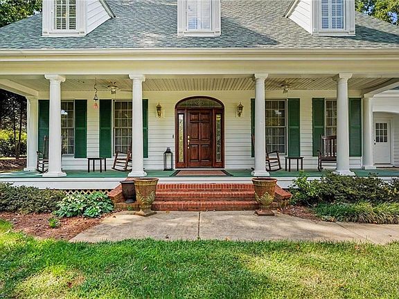 2nd image of 7901 Merrick Ct