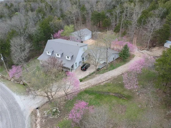 62 Thomas Cir E, Holiday Island, AR 72631