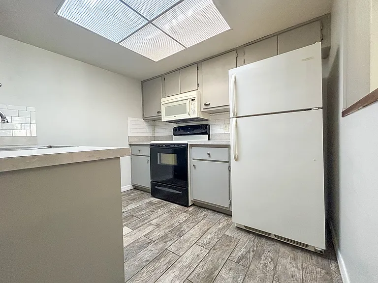 2508 SW 35th Pl #G38 — Photo 6