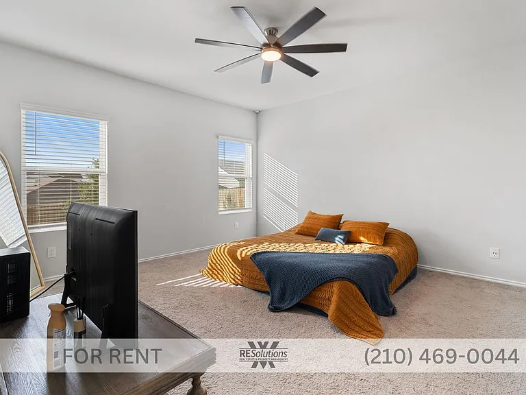 4250 Admirals Bnd — Photo 2