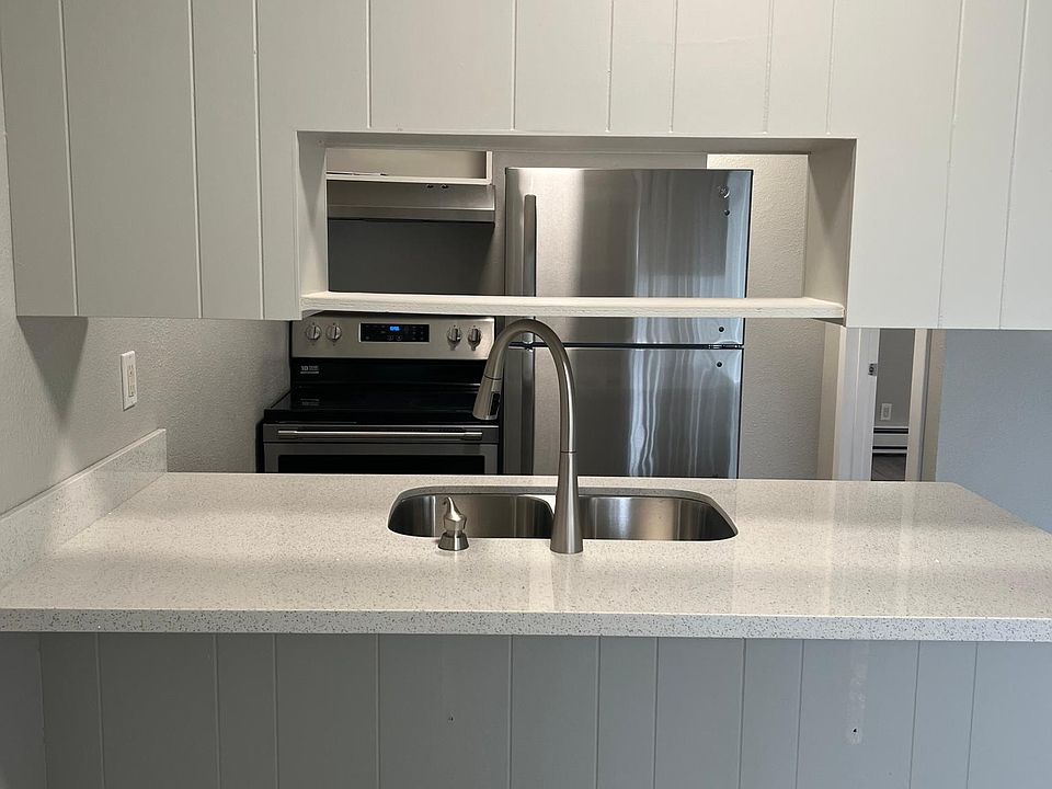 1st image of 4652 N Pearl St #4
