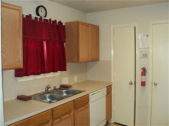 5th image of 7442 Ida Wells Forest Dr