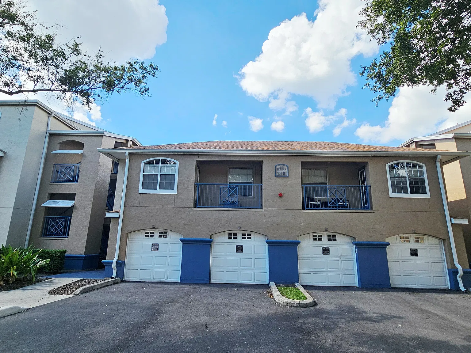 1 bed, 842 sqft, $1,490 — Photo 1