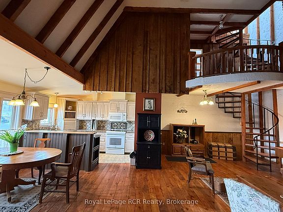 3rd image of 230 Garafraxa St N