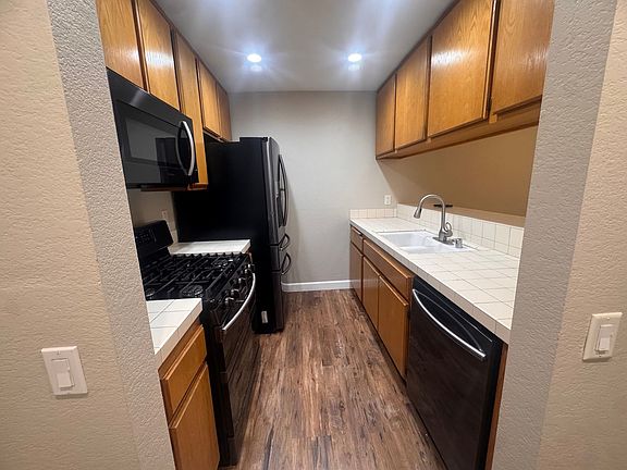 2nd image of 1355 Loma Ave APT 205