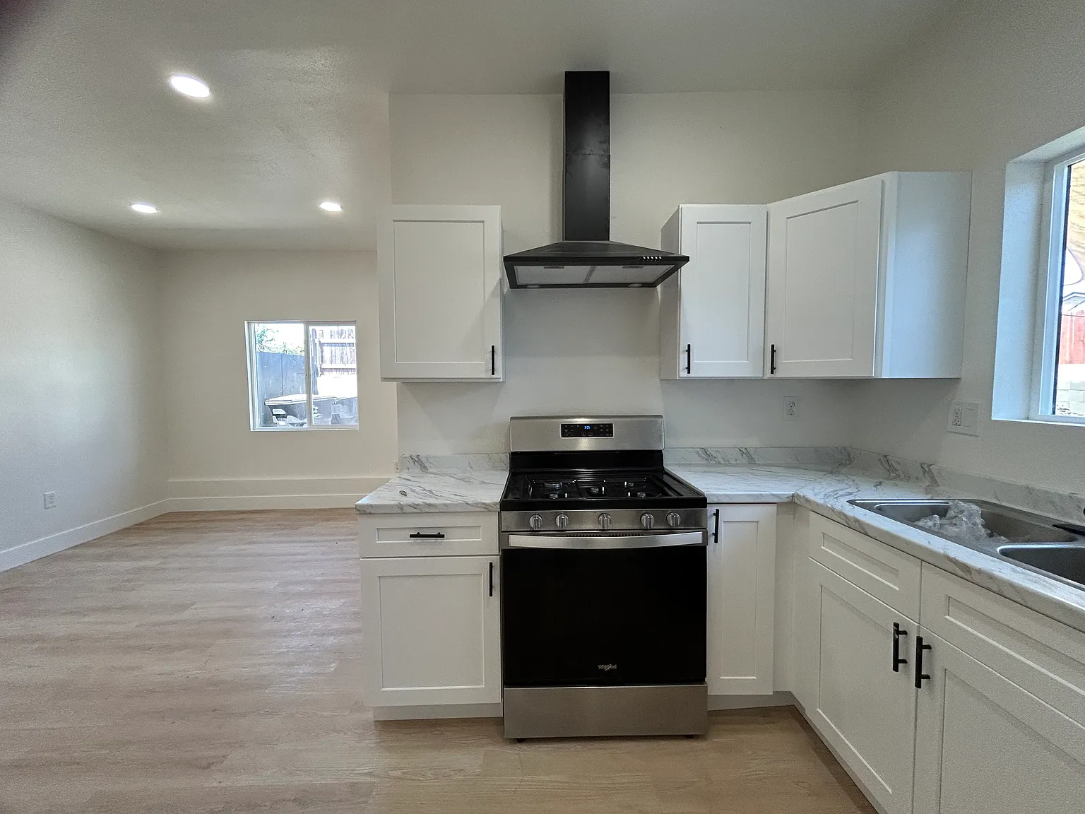 3 bed, 1121 sqft, $1,625 — Photo 4