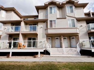 2505 42nd St NW #32, Edmonton, AB T6L 7G8