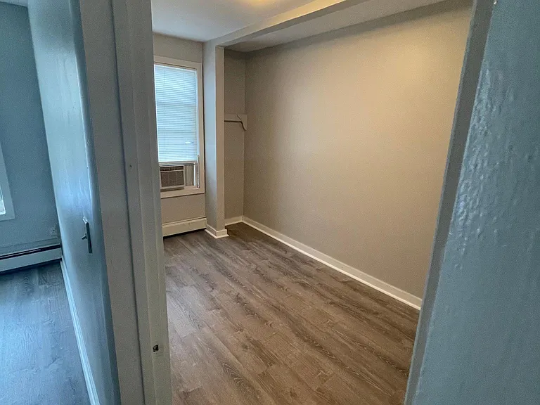 20 Glen St #3 — Photo 4