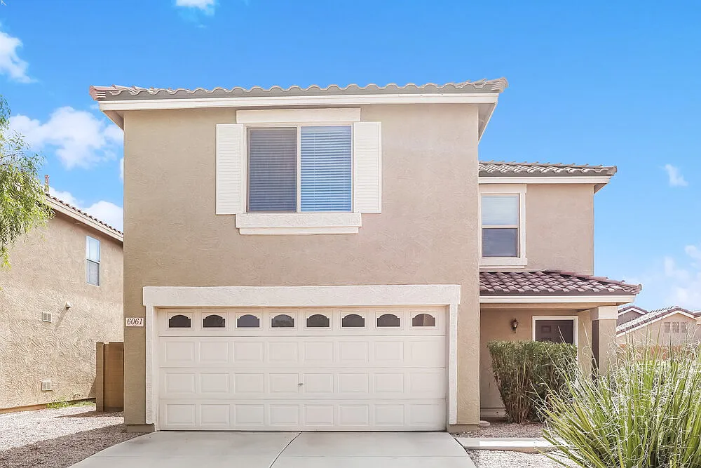 3 bed, 3.0 bath, 1574 sqft, $2,570 — Photo 1