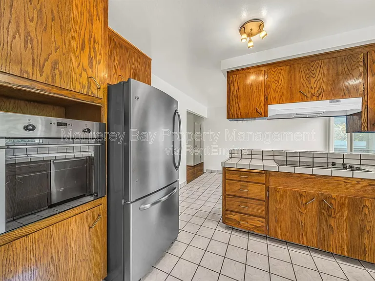 2100 David Ave — Photo 6