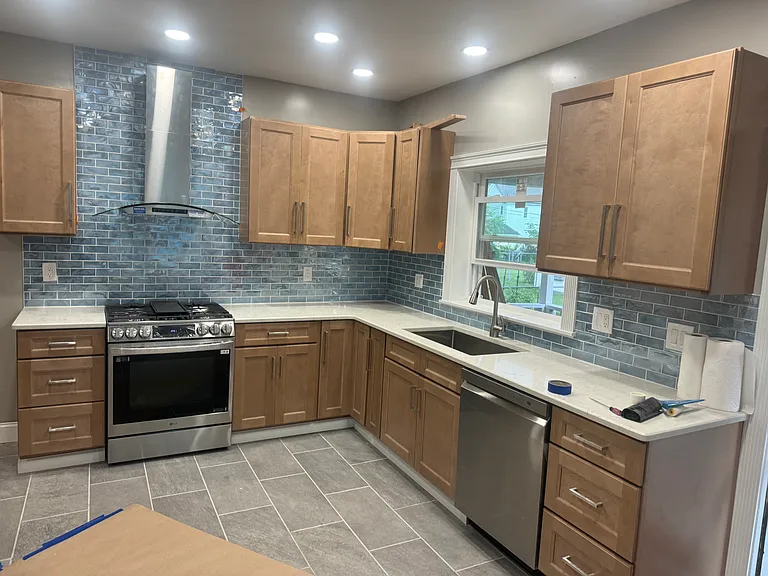 112 Sharpe St — Photo 3
