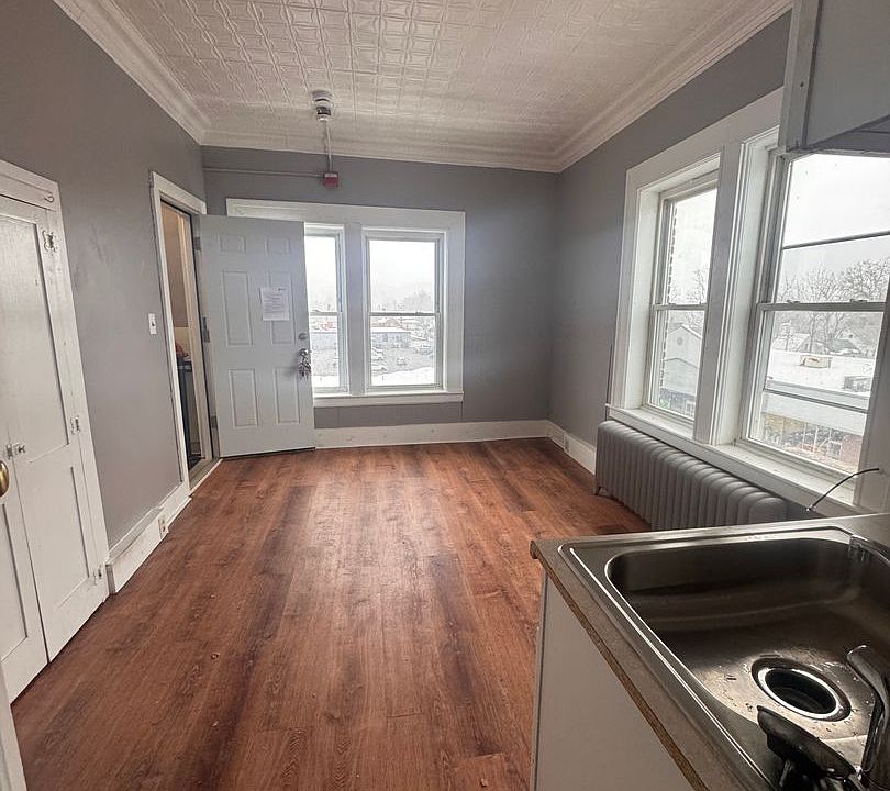 1st image of 5 School St #11