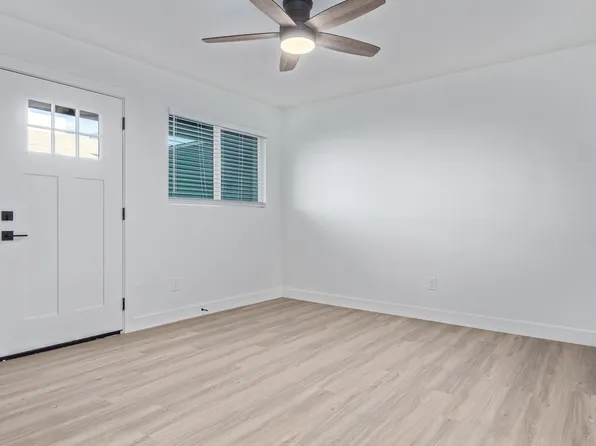 107 W Broadway Rd, Tempe, AZ 85282