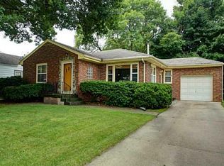 2012 52nd St, Des Moines, IA 50310