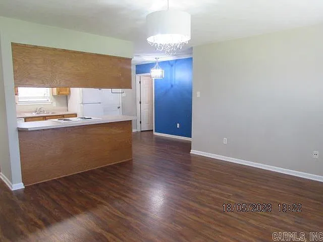 3 bed, 2.0 bath, 1172 sqft, $1,400 — Photo 3