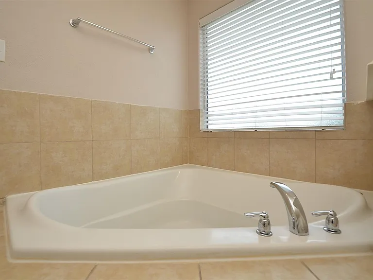 2707 Roaring Oaks Ln — Photo 23